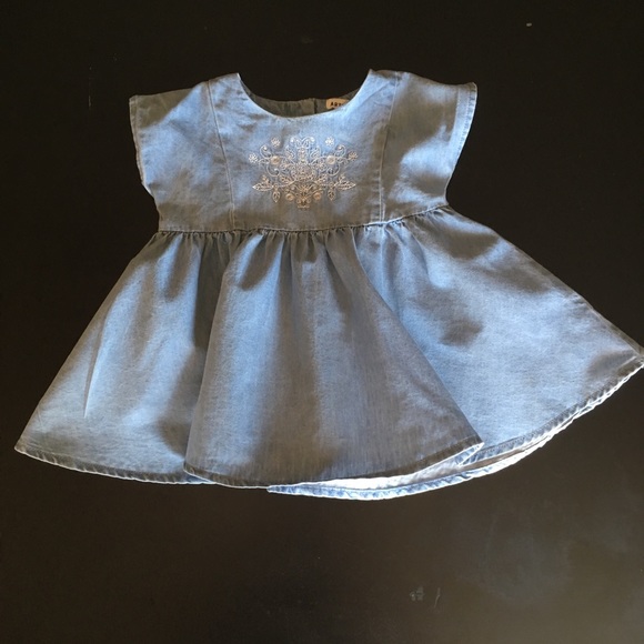 Artisan Ny Other - Jean shirt size 4T with white embroidery detail